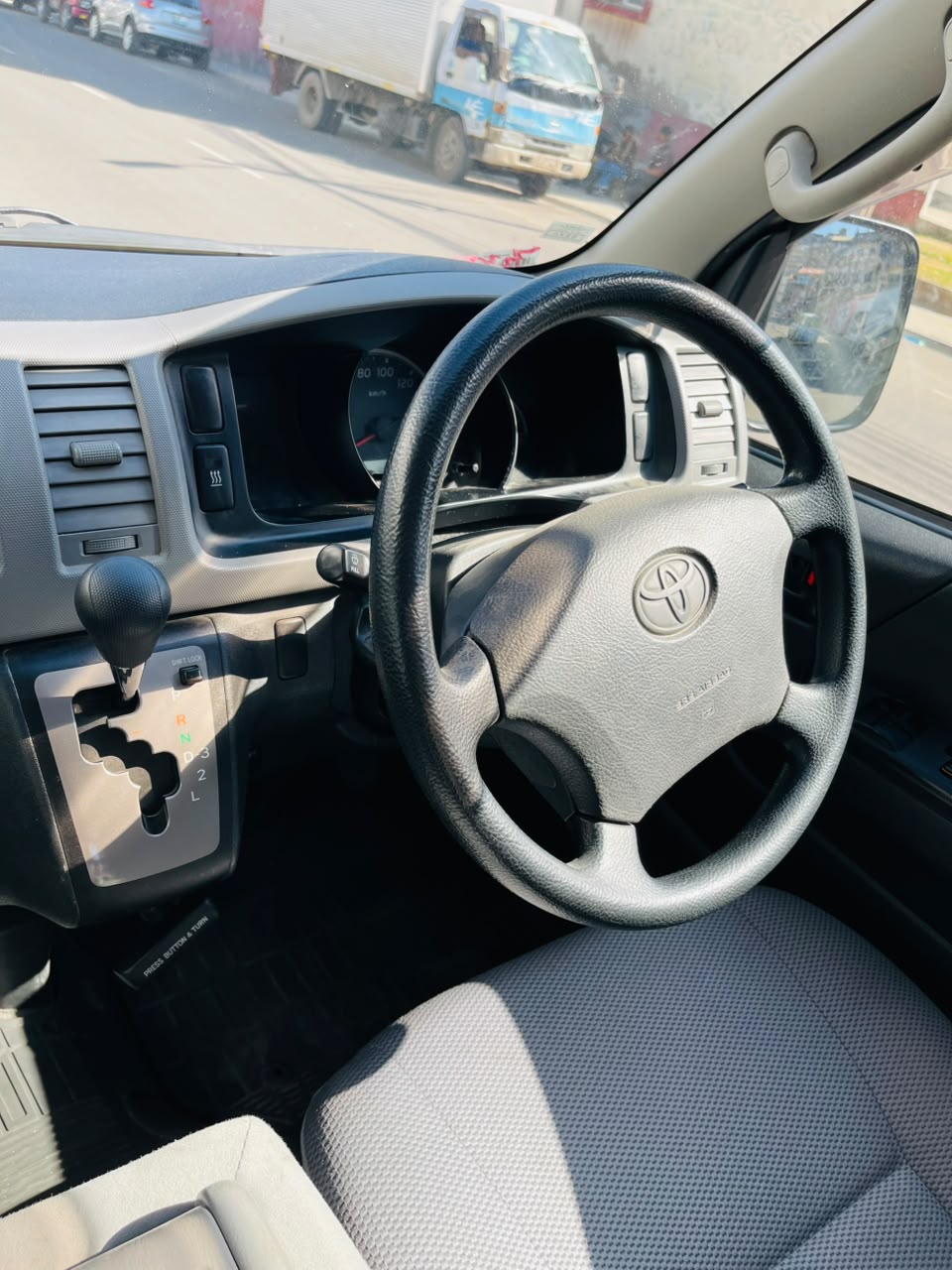 Toyota hiace 2kd 2005